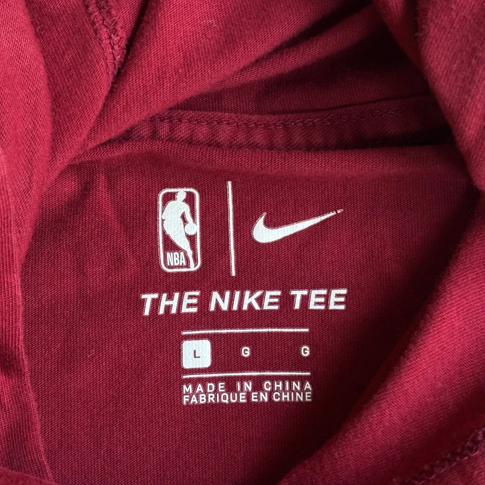Nike Hoodie Mens Large Red Cleveland Cavaliers NBA The Nike Tee Long Sleeve Logo